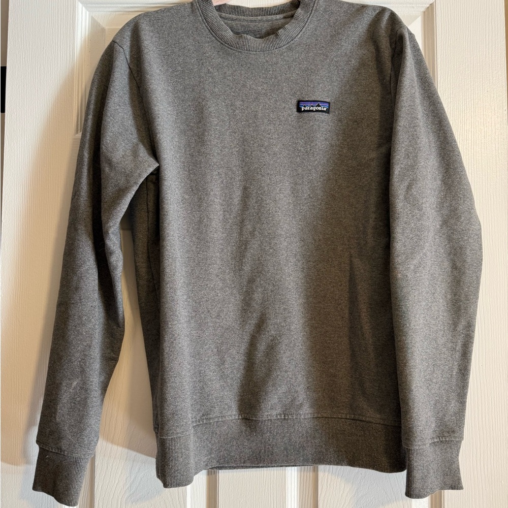 Patagonia Woman’s Crewneck Sweater in Charcoal